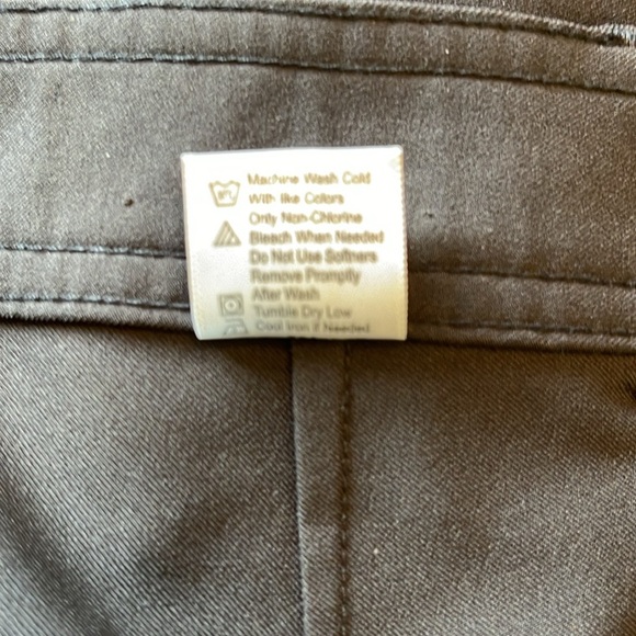 Tommy Armour - dark brown Bermuda style golf shorts - deep pockets - size 10 - Picture 5 of 5